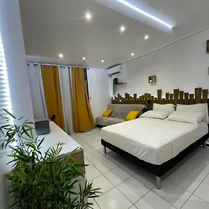 studio-spacieux-en-bord-de-mer.comcaribbean.com/